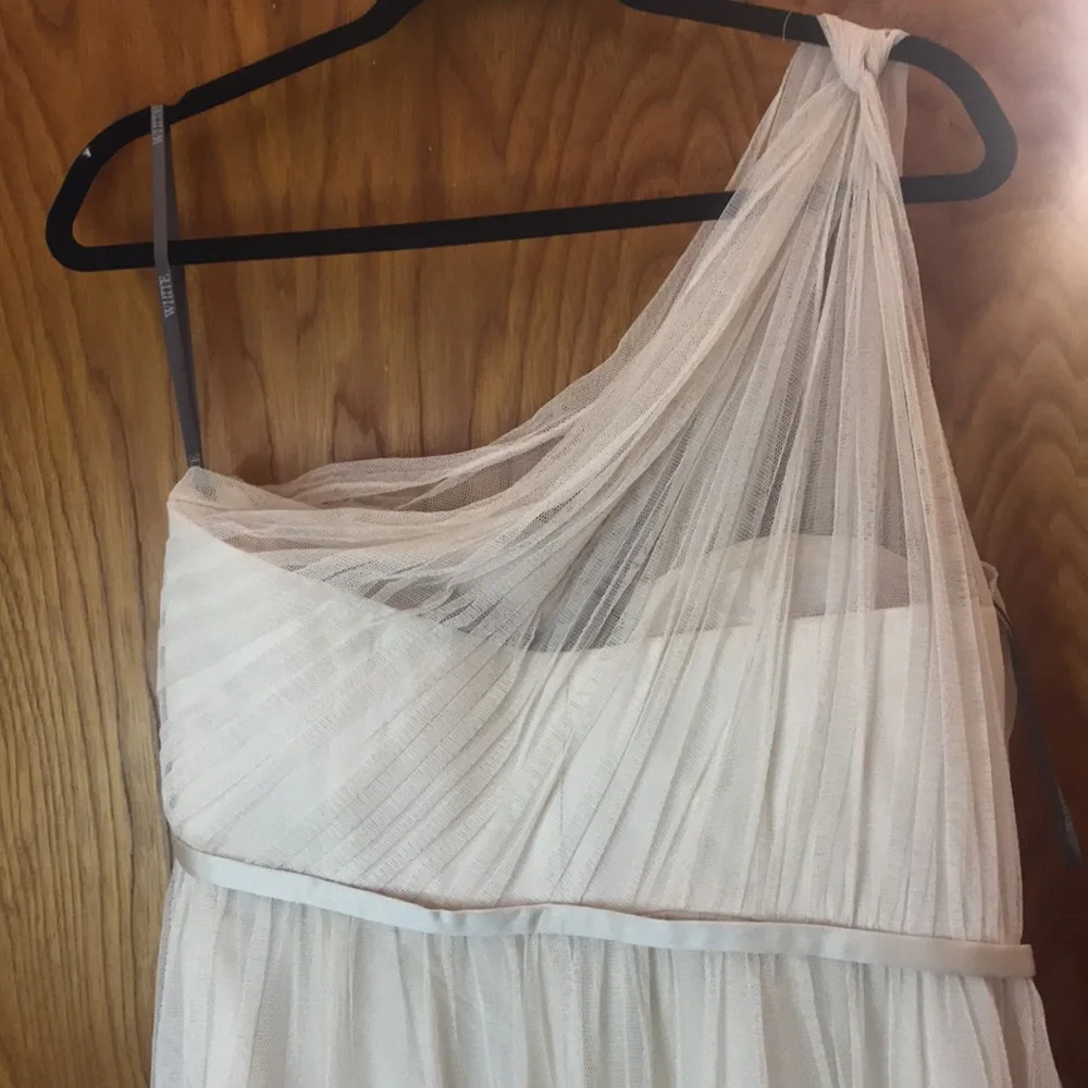 Vera Wang White Line Dress - Picture 5 of 5